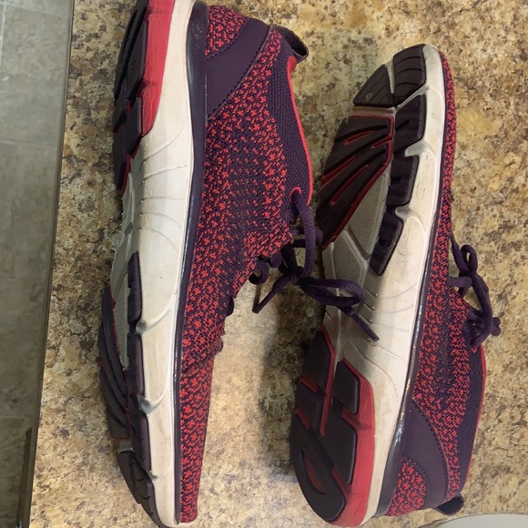 Vionic walking shoe - Picture 4 of 4